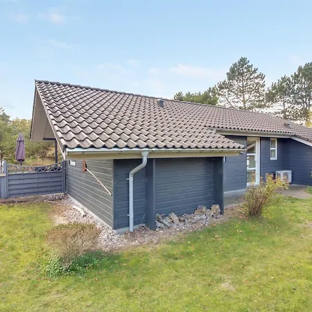 Nauka - 2-3km From The Sea By Interhome *